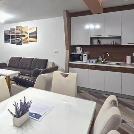 Apartment 2 Bedroom Beautiful In