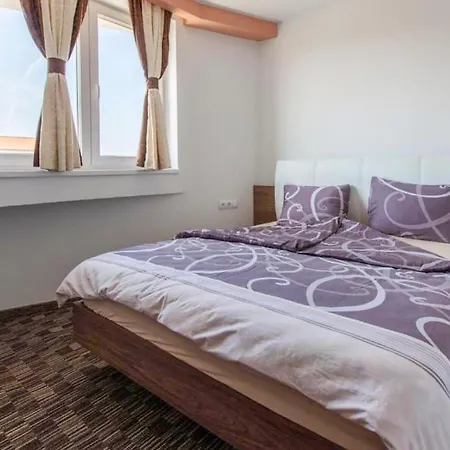 Apartment 2 Bedroom Beautiful In *