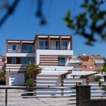 2 Bedroom Stunning In