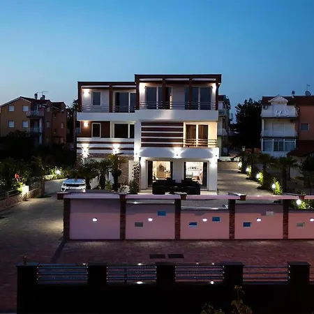 Appartement 2 Bedroom Beautiful In