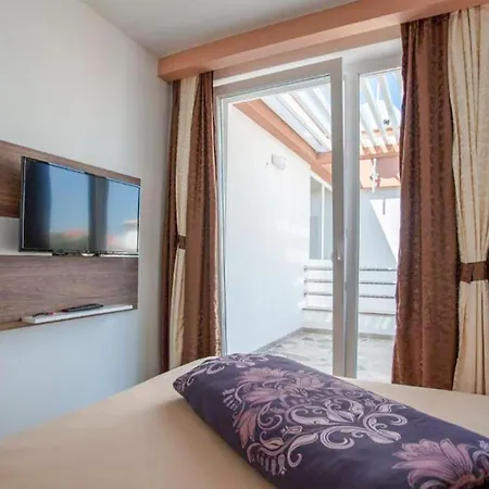 2 Bedroom Beautiful In