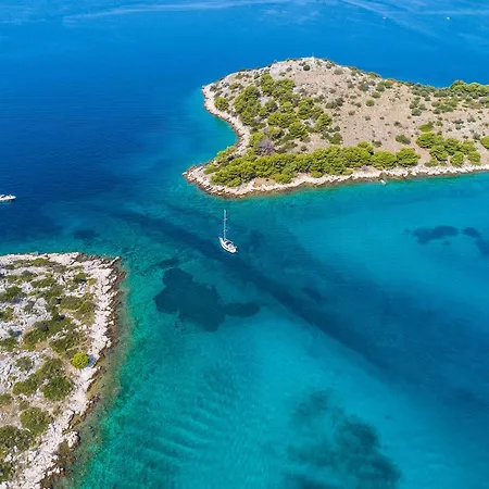 2 Bedroom Beautiful In