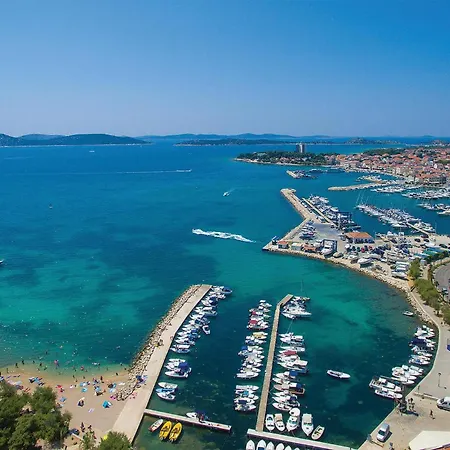 Appartamento 2 Bedroom Stunning In *