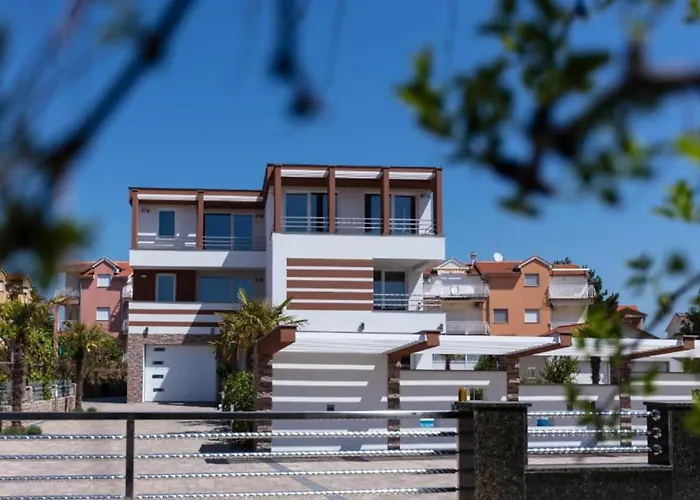 2 Bedroom Beautiful In