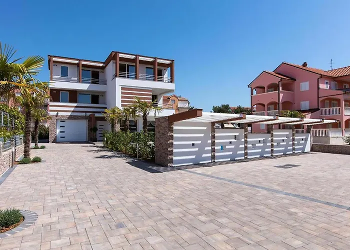 2 Bedroom Beautiful In *