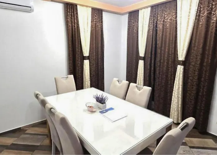 2 Bedroom Beautiful In Appartamento *